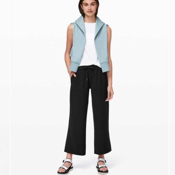 Lululemon On the Fly Wide-Leg 7/8 Pant *Woven